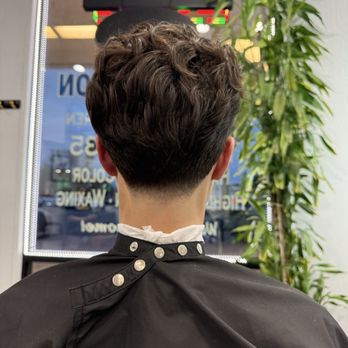 Men's textured taper haircut